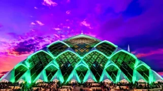 Puluhan Ribu Muslimat NU Jawa Barat Hijaukan Setiap Sudut Masjid Raya Al-Jabbar