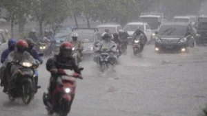 Ramalan Cuaca Sabtu 11 April 2026: Hujan Lebat dan Ancaman Petir di Jawa Timur