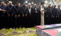 Ribuan Warga Iran Berkumpul untuk Mengenang 40 Hari Khamenei