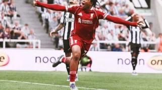 Rio Ngumoha Cetak Rekor dan Siap Memimpin Liverpool Lawan PSG di Anfield