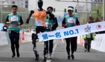 Robot Humanoid Memimpin Half Marathon di Beijing, Mengalahkan 12.000 Pelari Manusia