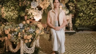 Rompi Didiet Maulana untuk El Rumi: Harmoni Regency Inggris dan Tradisi Jawa di Siraman