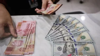 Rupiah Melemah ke Rp17.002 per Dolar, Tekanan Dipicu Pernyataan Trump