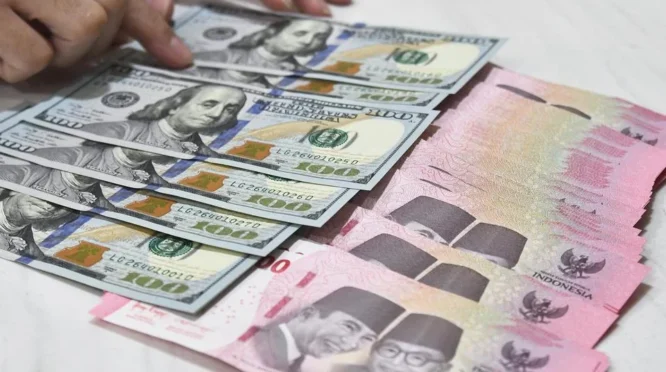 Rupiah Tembus Rp 17.326 per Dolar AS Usai UAE Tinggalkan OPEC