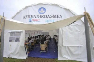 Satgas PRR Percepat Renovasi Fasilitas Pendidikan, Siswa Tetap Semangat Belajar di Kelas Darurat