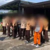 Satpol PP Banyuwangi Tertangkap Dua Pelajar Bolos Sekolah di Kawasan Pesisir