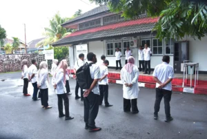 Sekda Pesisir Barat Lakukan Sidak Mendadak di OPD untuk Tingkatkan Disiplin ASN dan PAD