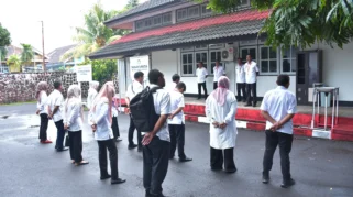 Sekda Pesisir Barat Lakukan Sidak Mendadak di OPD untuk Tingkatkan Disiplin ASN dan PAD