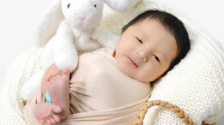 Selebriti Bergabung dalam Tedak Siten Andrew, Putra Erika Carlina, di Tangerang Selatan