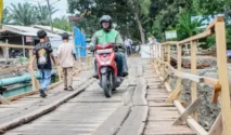 Sepuluh Titik Jembatan Darurat di Bojonegoro Ditarget Rampung Akhir Tahun 2024