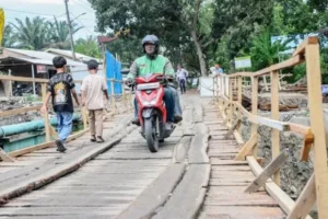 Sepuluh Titik Jembatan Darurat di Bojonegoro Ditarget Rampung Akhir Tahun 2024