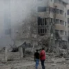 Serangan Udara Israel Ratakan Bangunan di Lebanon Selatan, Ratusan Korban Tewas