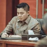 Seskab Teddy Indra Wijaya Soroti Ketidaksesuaian Data dalam Fenomena “Inflasi Pengamat”