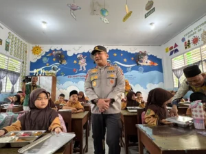 Siswa SMK NU Kudus Surati Presiden Prabowo Minta Alih Dana MBG untuk Kesejahteraan Guru