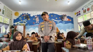 Siswa SMK NU Kudus Surati Presiden Prabowo Minta Alih Dana MBG untuk Kesejahteraan Guru