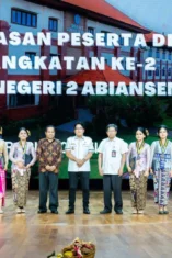 SMAN 2 Liwa Lepas 187 Siswa Kelas XII, Kepala Sekolah Budi Wiryawan Tekankan Peran Sebagai Contoh Masyarakat