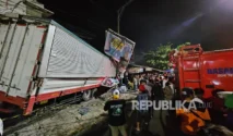 Sopir Truk Kontainer Meninggal, Tiga Korban Luka Parah dalam Kecelakaan Beruntun di Silayur, Semarang