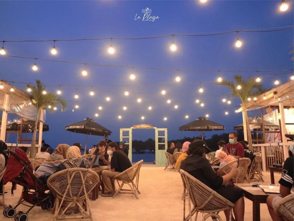 Spot Kuliner Populer di Dekat Pantai Marina Boom