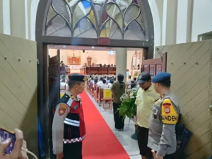 Sterilisasi Ketat dan Pengamanan Humanis Jaga Ibadah Jumat Agung di GSJPDI Pacet