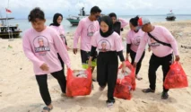 Strategi Kebersihan Dasar di Pantai Sawrosa Srikandi