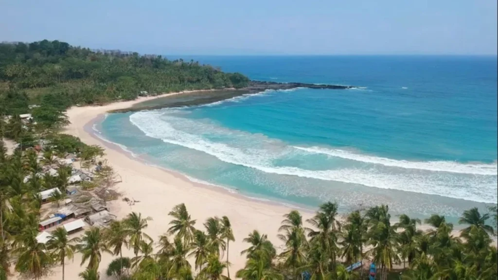 Studi Kasus: Keberhasilan Pantai Legon Pari