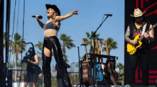 Sydney Sweeney Bikin Heboh di Stagecoach Festival dengan Duet Bersama Bailey Zimmerman