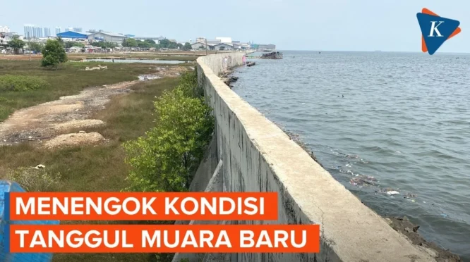 Tanggul Pantai Muara Baru Dilengkapi Beton Raksasa Penahan Air Laut