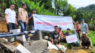 Tingkatkan Sanitasi, Pemkab Banyuwangi dan PLN Salurkan 50 Sambungan Air Bersih di Kebondalem