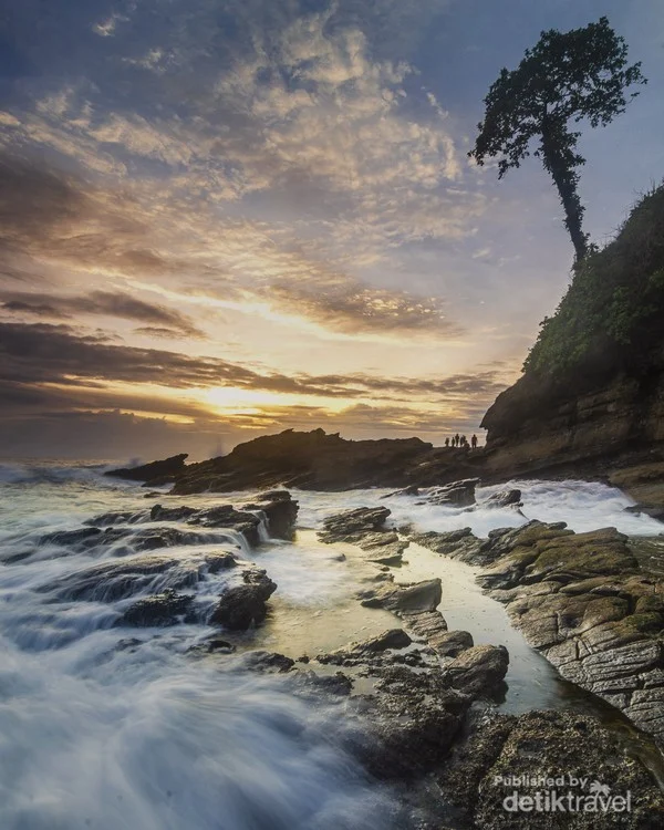 Tips Memaksimalkan Foto Instagram di Pantai Karang Taraje