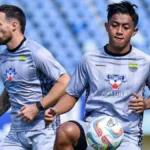 Transformasi Rahmat dari Winger ke Striker Bikin Ngeri Lawan, Puji Suporter Persib