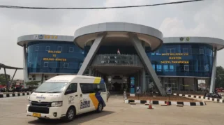 Transportasi umum ke Pantai Sawarna Srikandi: opsi dan tarif