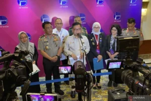 Trump Ancam Penutupan Selat Hormuz, Dampak Ekonomi dan Keamanan Global