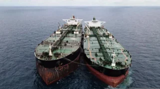 Trump Klaim Dua Kapal Perusak AS Tiba di Selat Hormuz, Iran Membantah Pernyataan Tersebut