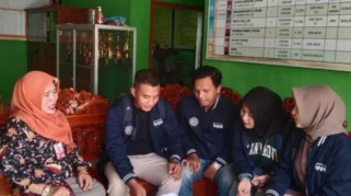 Unmuh Jember Perkuat Literasi Emergency First Response dalam Aisyiyah Siaga Lansia di PCA Patrang