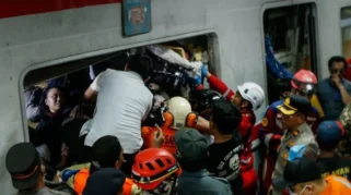 Update Tabrakan Kereta Bekasi Timur: 14 Tewas, 84 Luka, Evakuasi Terus Berlanjut