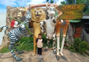 Wahana Rain Forest di Jember Mini Zoo Sajikan Eksplorasi Satwa dan Zona Edukasi