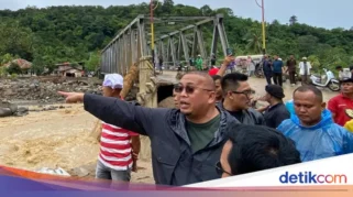 Wakil Komisi VI DPR Andre Rosiade Dorong Percepatan Pembangunan Huntap Korban Banjir di Pauh Padang