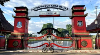 Wali Kota Blitar Tinjau Langsung Alun‑alun Setelah Review Gilang Her