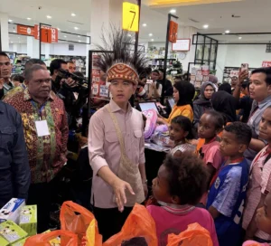Wapres Gibran Ajak Mama Papua Berbelanja di Supermarket pada Hari Kartini