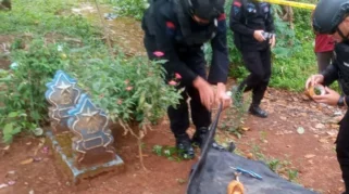Warga Palopo Temukan Granat Nanas Saat Bersih‑Bersih Kuburan