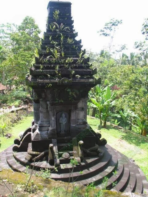 wisata spiritual di situs-situs candi Banyuwangi: Menyelami Sejarah dan Makna