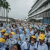 1.600 Buruh Pabrik Mainan di Sragen Di-PHK, Buruh Indomaret Demo Tuntut Upah Lembur Dibayar Penuh