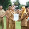 36 PNS Gresik Pensiun dan 200 ASN Naik Pangkat, Sekda Tekankan Momentum Mengabdi
