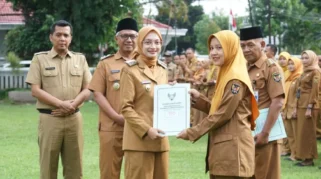 36 PNS Gresik Pensiun dan 200 ASN Naik Pangkat, Sekda Tekankan Momentum Mengabdi