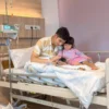 7 Potret Teuku Ryan Dirawat di RS dan Ditemani Moana, Semangat Sembuh!