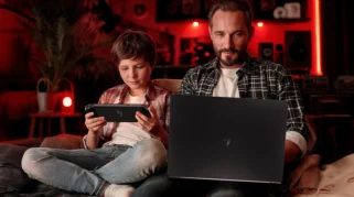 Acer Luncurkan Nitro Blaze Link: Handheld Baru yang Siap Menyatu dengan PC Gaming Anda