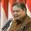 Airlangga Pastikan Kebijakan Ekspor Komoditas SDA Strategis Berjalan Bertahap