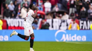 Akor Adams Cetak Gol Penentu, Sevilla Bangkit Kalahkan Villarreal 3-2 di LaLiga