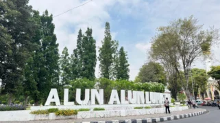 Alun-Alun Lumajang Ditutup Sementara untuk Pelaksanaan Sholat Idul Adha 1447 H