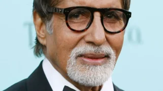 Amitabh Bachchan Tegaskan Kabar Rawat Inap Hanya Pemeriksaan Rutin